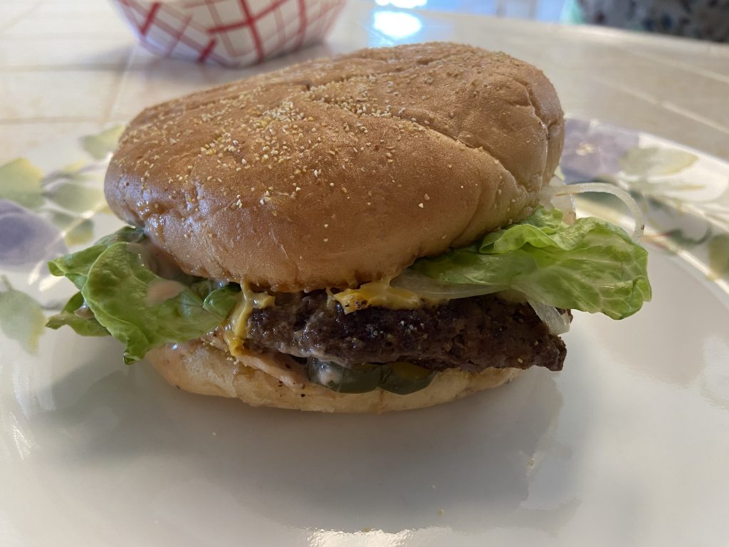 Pioneer Burger Cheeseburger