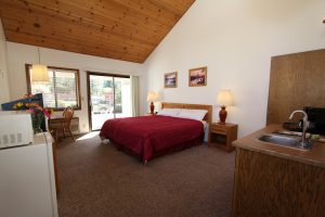 Pioneer Inn & Suites room